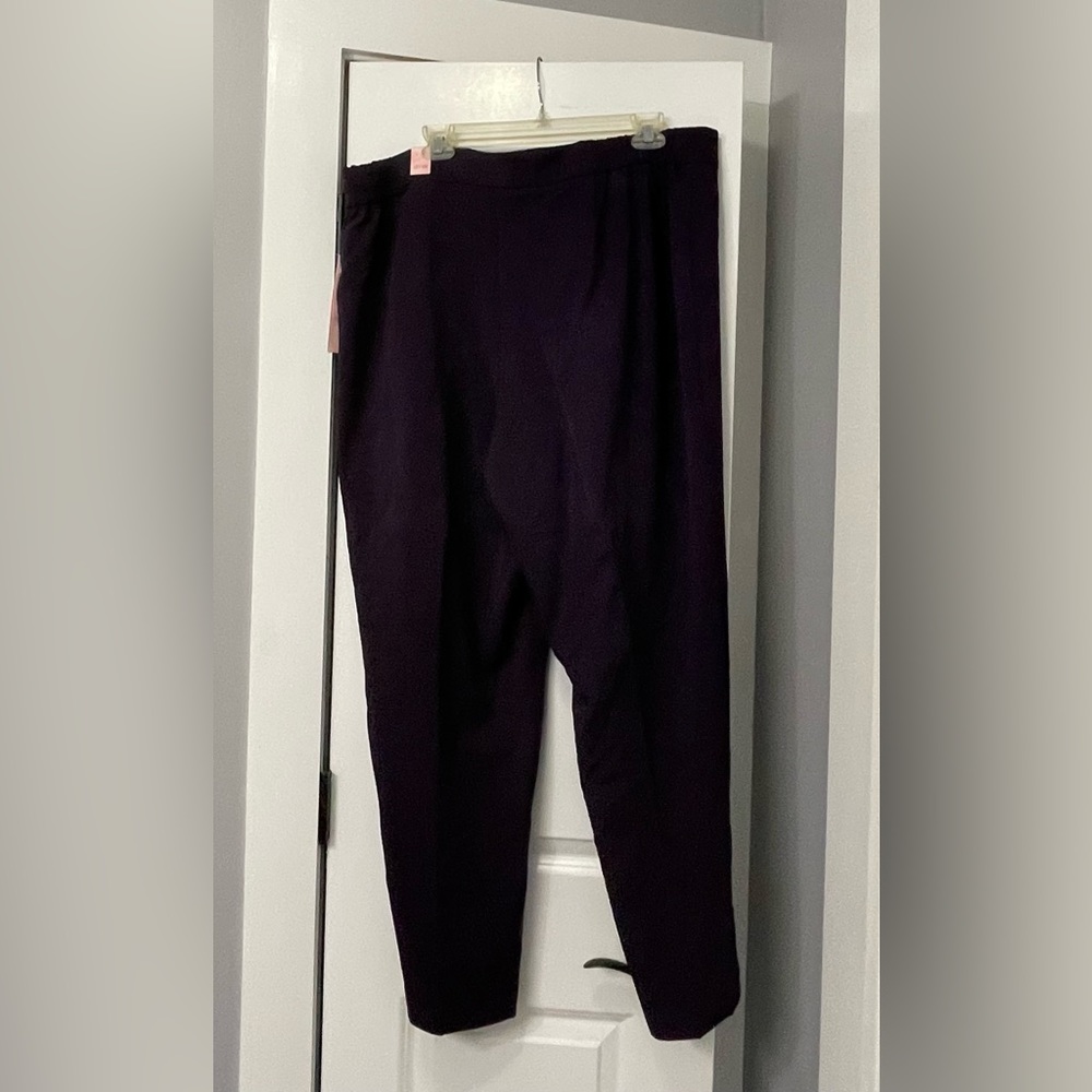 Woman’s slacks/pants